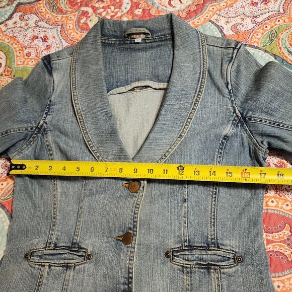 Isabella Bird Denim Blazer | Size 6 - Picture 6 of 10